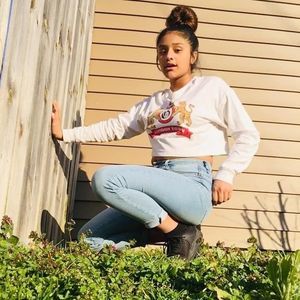 Meet your Posher, Noemi